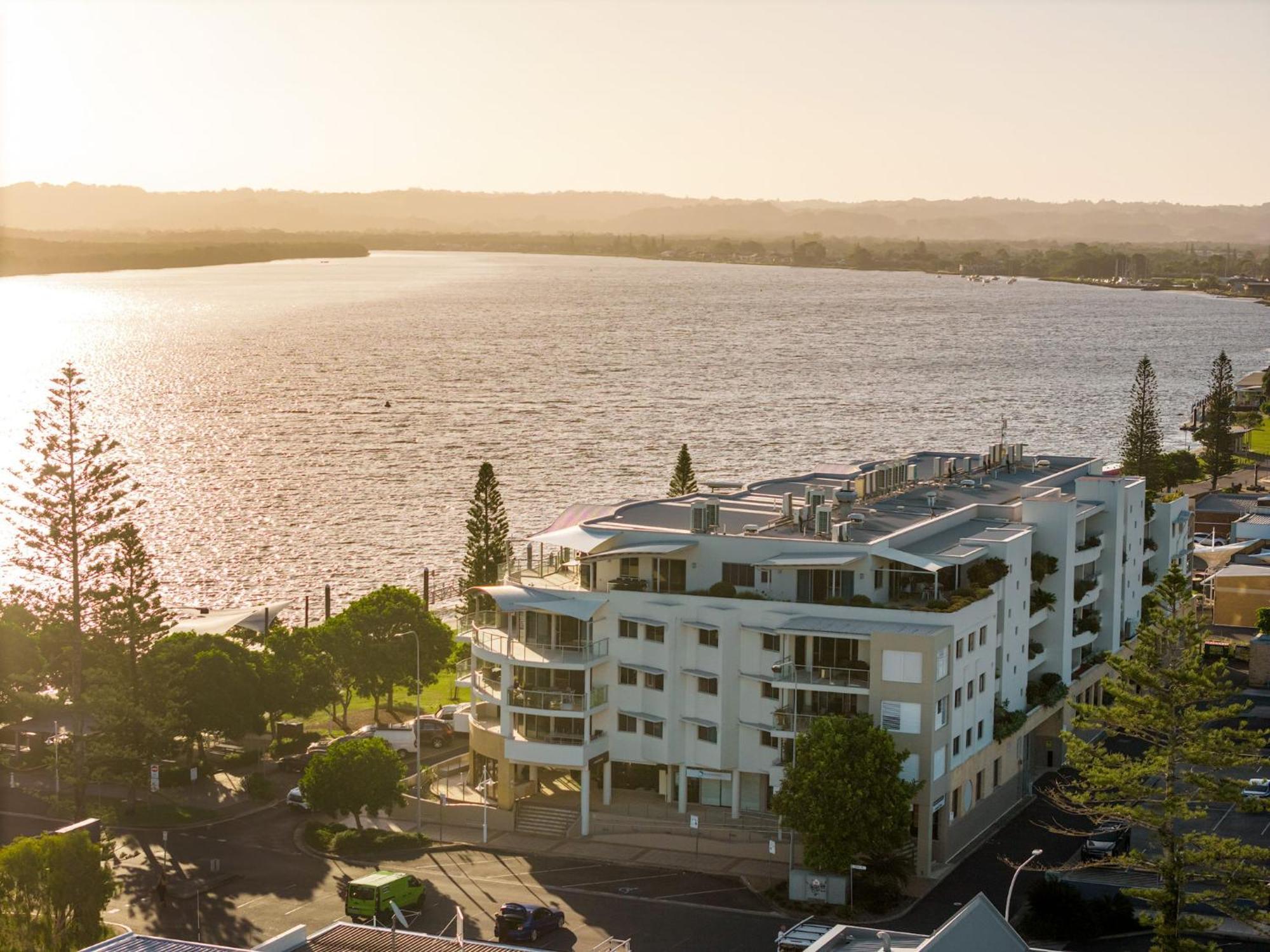 Riverside Holiday Apartments Балина Екстериор снимка